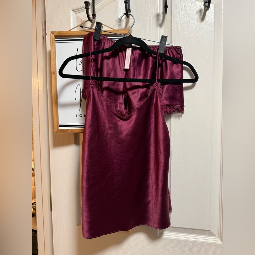 Victoria’s Secret camisole and shorts set in Burgundy NWT size small
